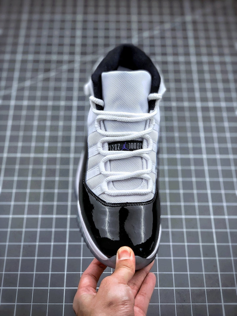 Nike Air Jordan 11 "Concord"