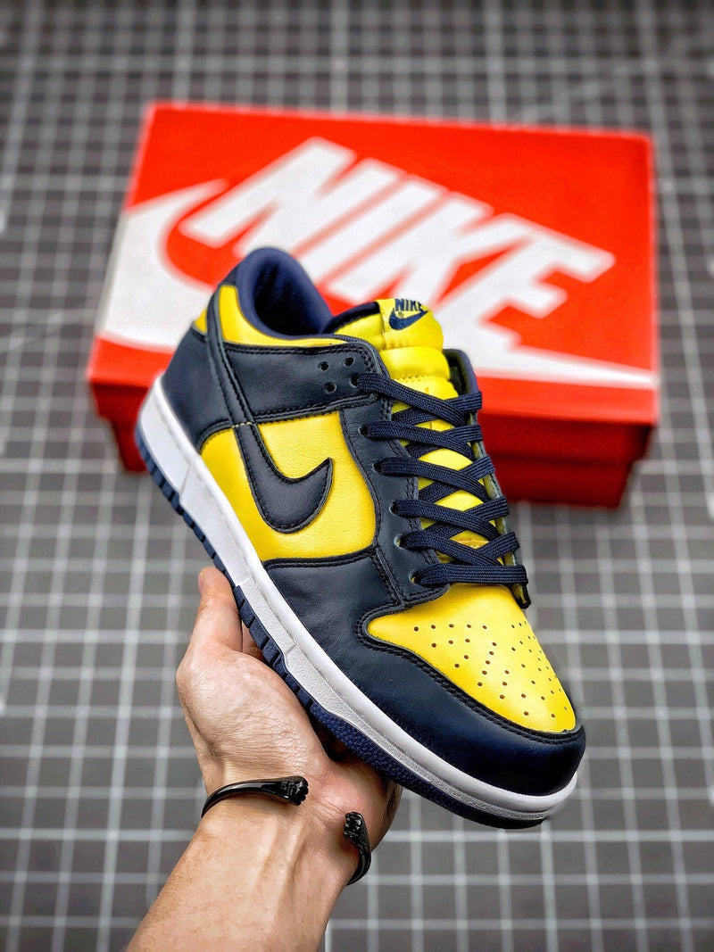 Tênis Nike SB Dunk Low "Michigan"