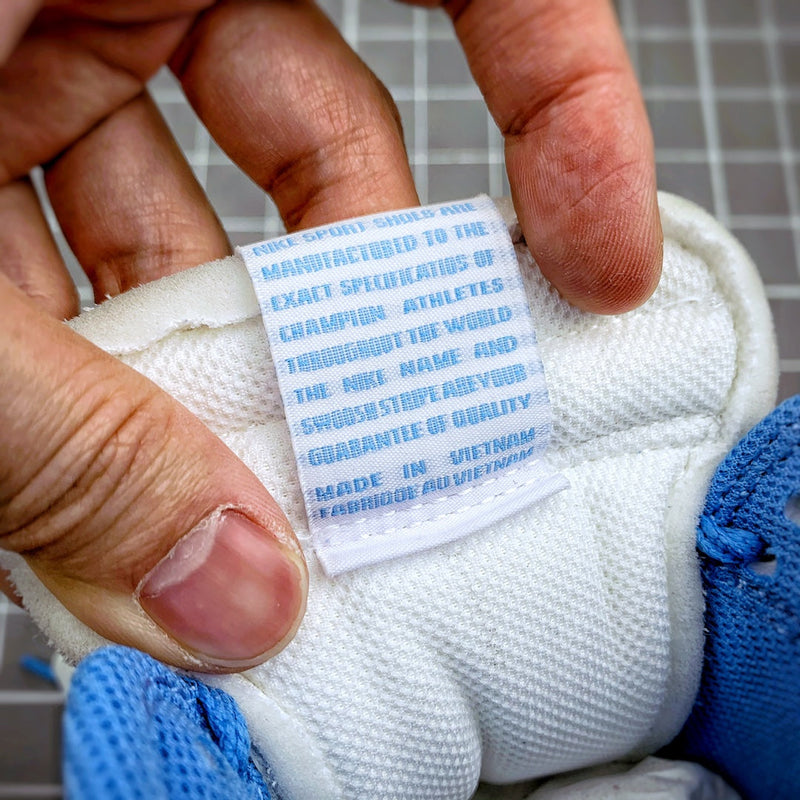 Tênis Nike SB Dunk Low x Off-White UNC