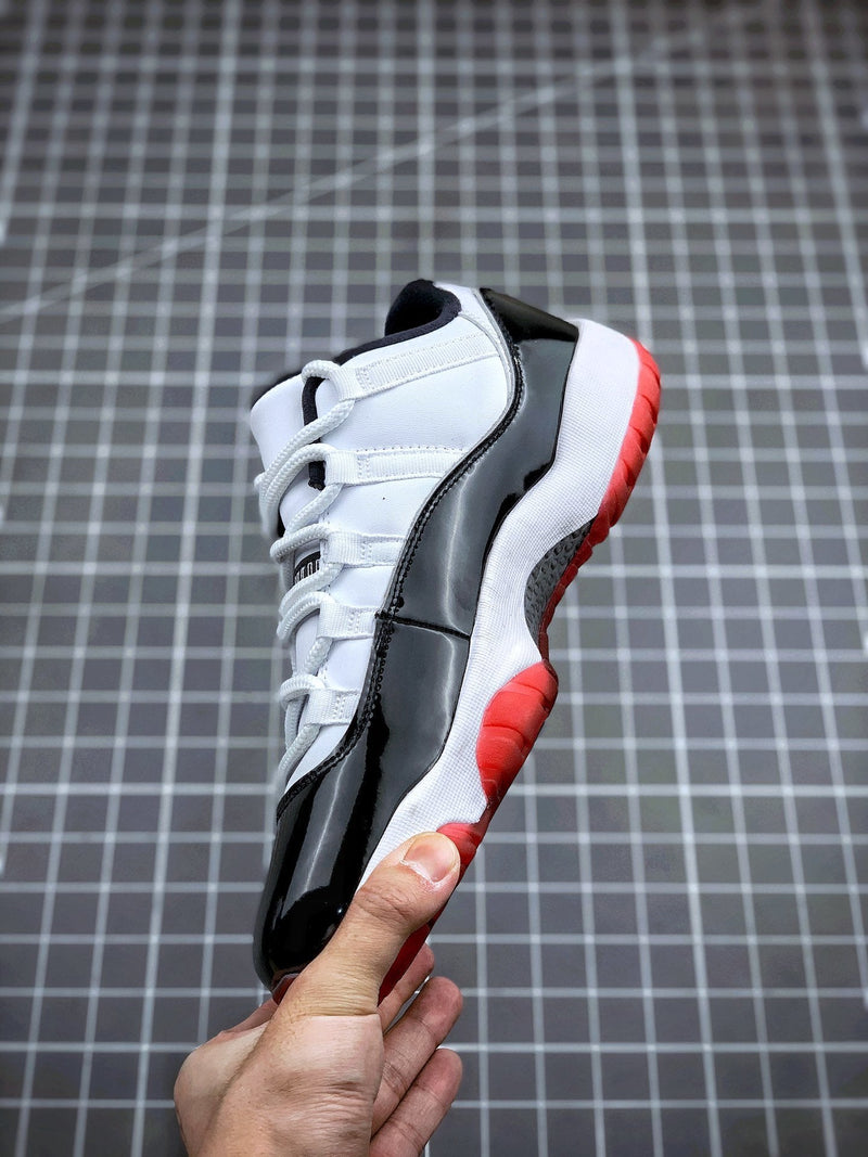 Tênis Nike Air Jordan 11 Low