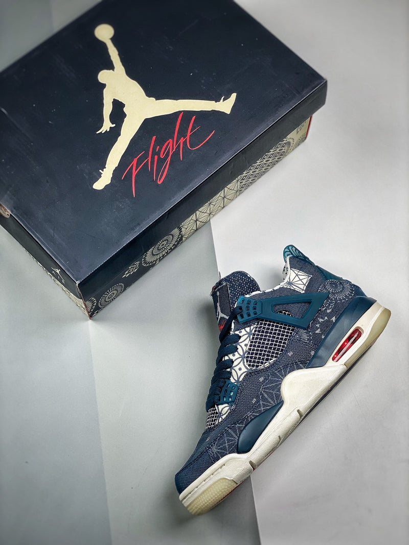 Nike Air Jordan 4 Retro SE "Deep Ocean"