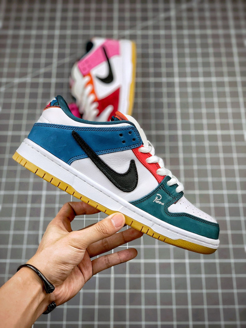 Tênis Nike SB Dunk Low x  "Parra"