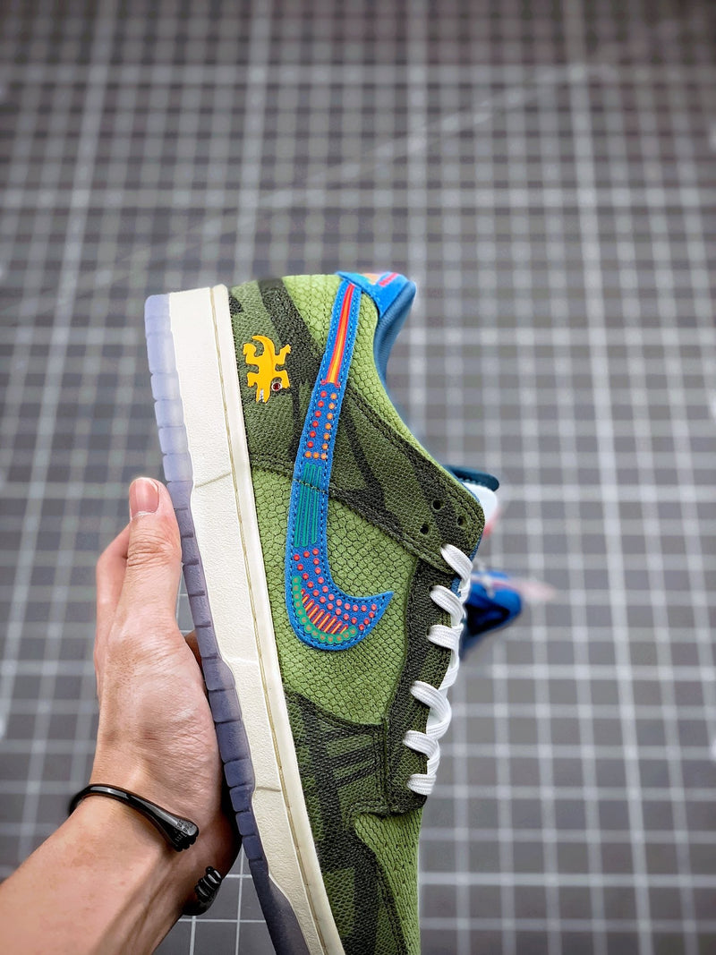 Tênis Nike SB Dunk Low "Siempre Familia"