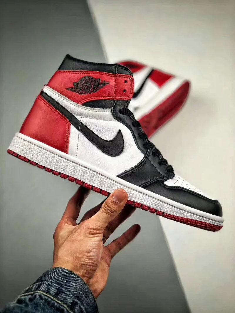 Nike Air Jordan 1 High Retro Black Toe Sneakers