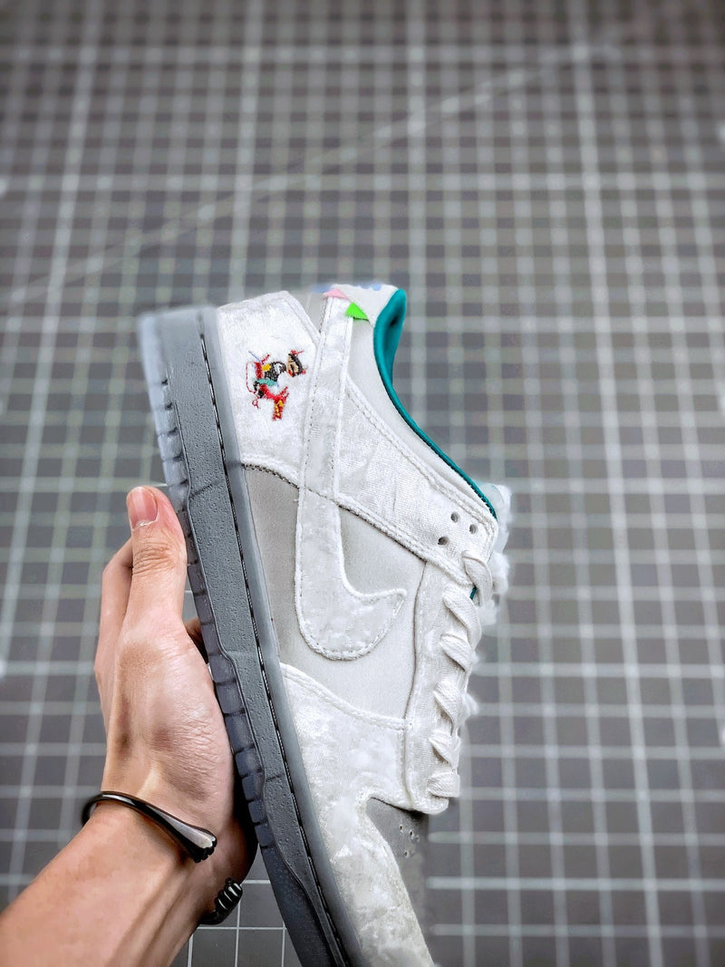 Nike SB Dunk Low "LCE" Sneakers