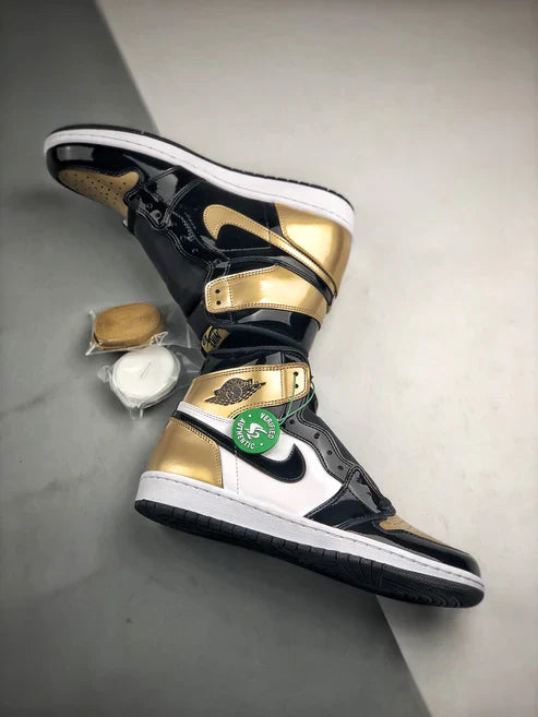 Nike Air Jordan 1 High "Gold Toe"