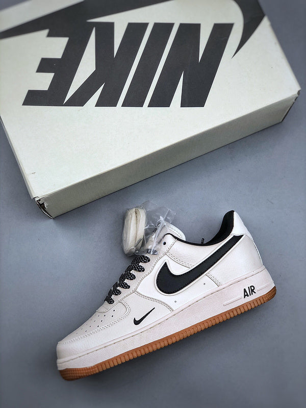 Tênis Nike Air Force 1 Low '07