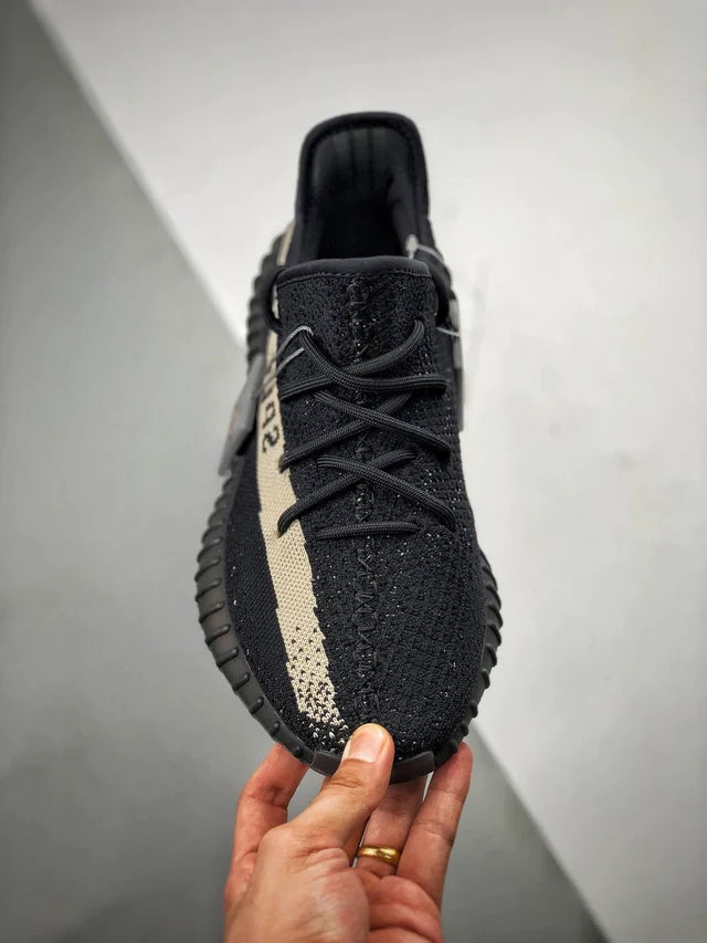 adidas yeezy 350 boost v2 oreo