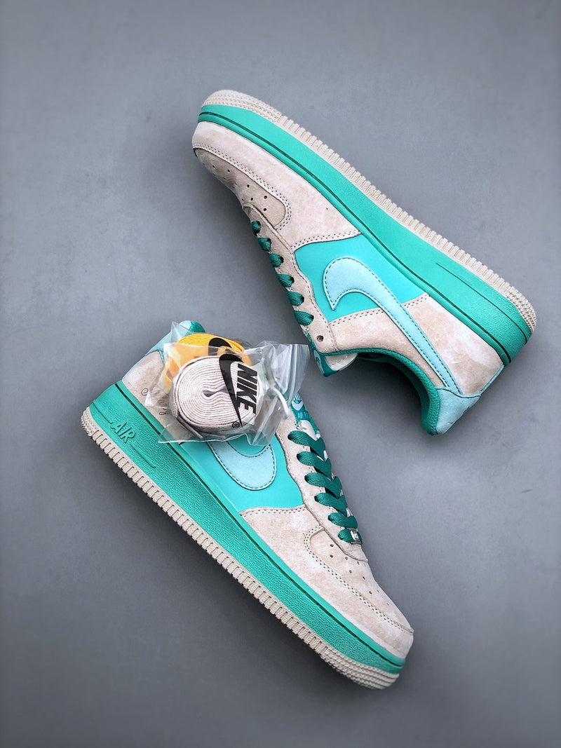 Tênis Tiffany & Co x Nike Air Force 1 Low 'Friends & Family'