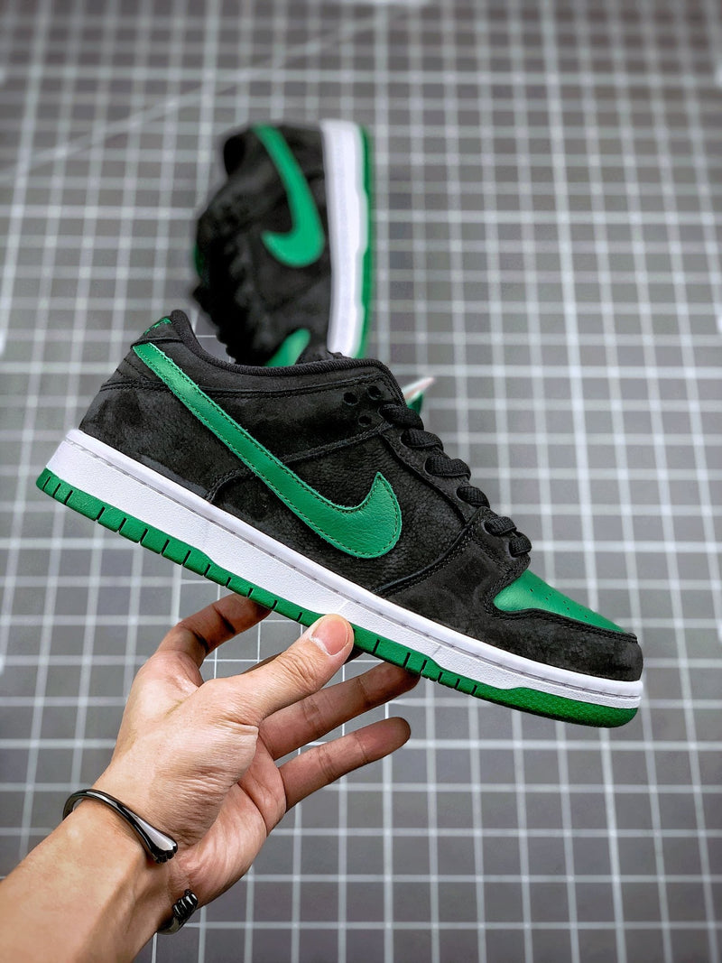 Tênis Nike SB Dunk Low "Black Pine Green"