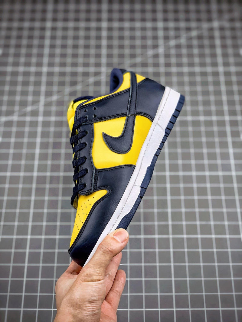 Tênis Nike SB Dunk Low "Michigan"