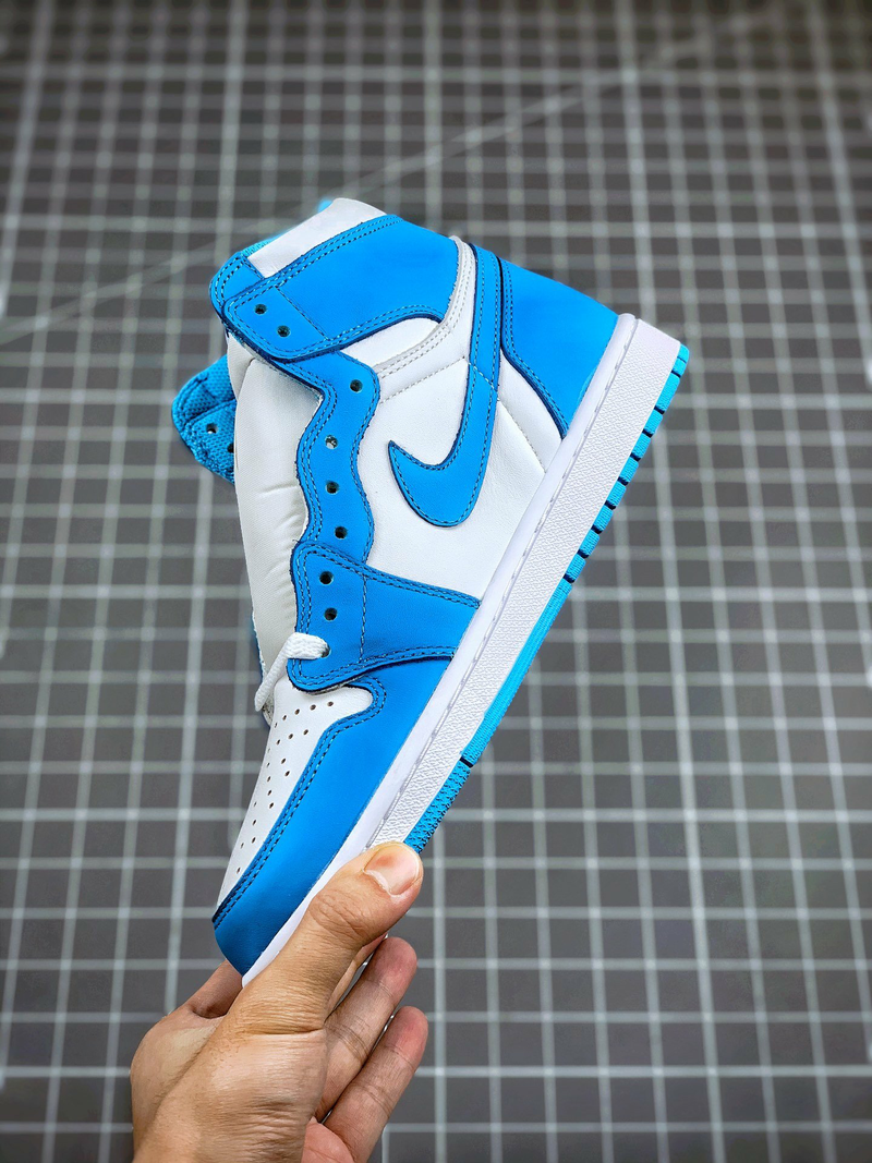 Nike Air Jordan 1 High UNC