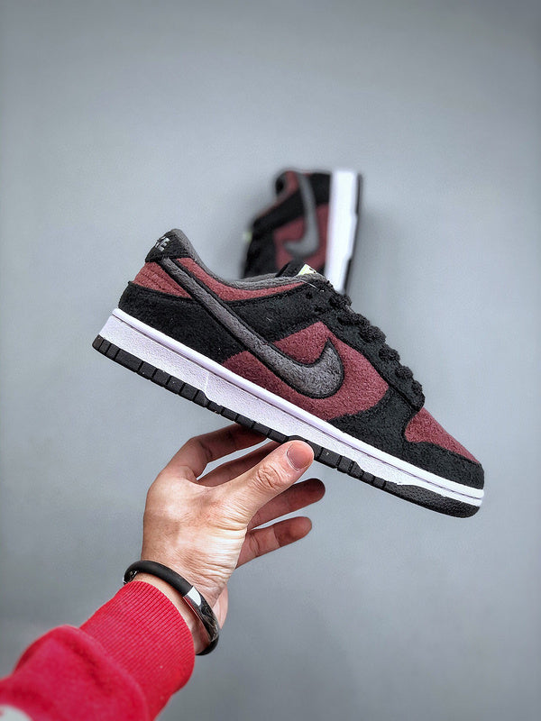 Nike SB Dunk Low "Fleece" Sneakers