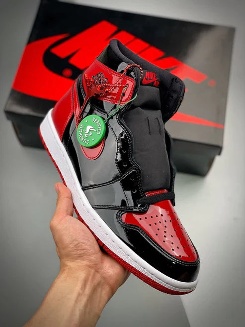 Tênis Nike Air Jordan 1 High "Bred Patent"