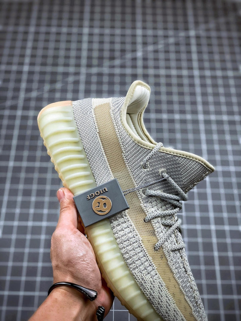 Adidas Yeezy 350 Boost V2 Lundmark Sneakers