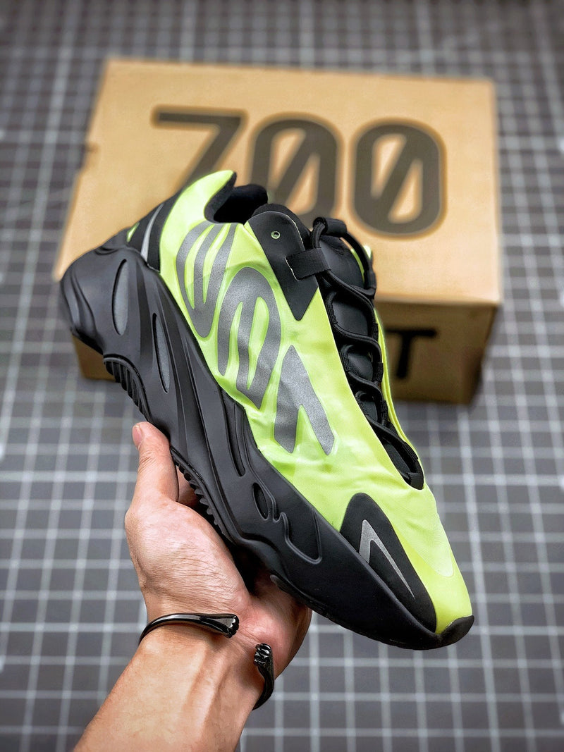 Adidas Yeezy 700 Boost MNVN Sneakers