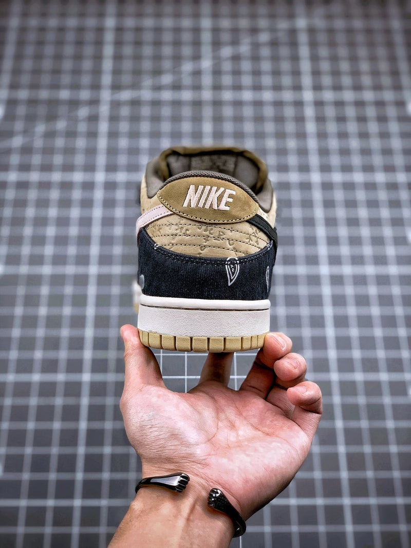 Tênis Travis Scott x Nike SB Dunk 'Cactus Jack'