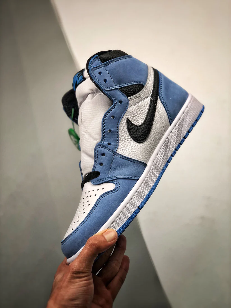 Nike Air Jordan 1 High "University Blue"