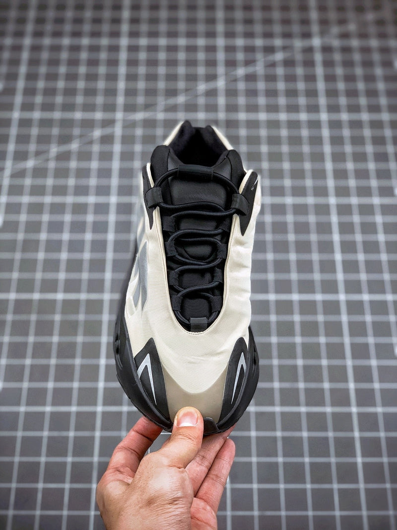 Adidas Yeezy 700 Boost MNVN Sneakers