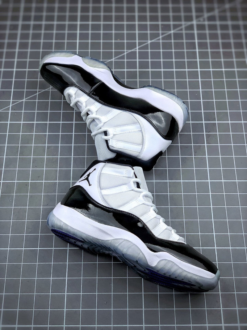 Nike Air Jordan 11 "Concord"