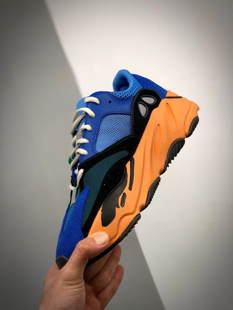 Tênis Adidas Yeezy 700 Boost V1 Bright Blue