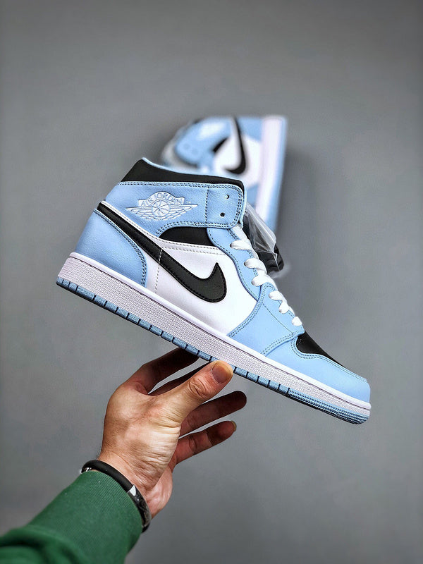 Tênis Nike Air Jordan 1 Mid "Ice Blue"