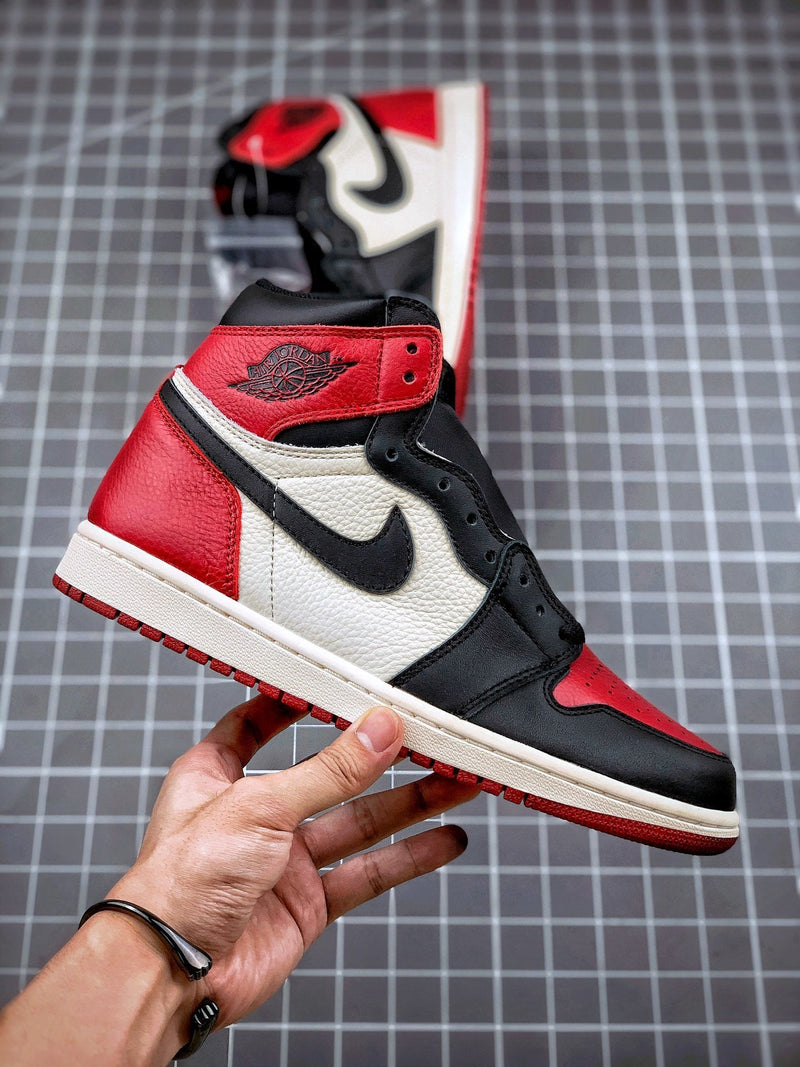 Nike Air Jordan 1 High Retro 'Bred Toe'