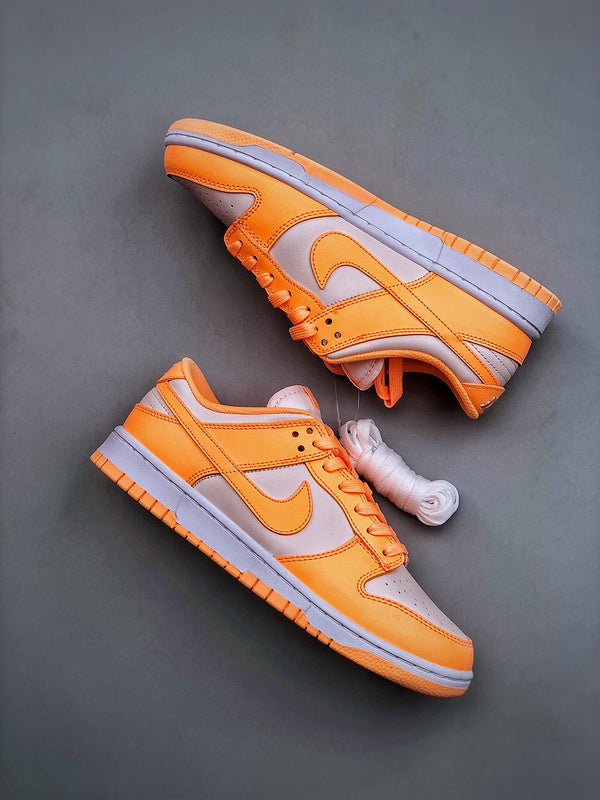 Nike SB Dunk Low "Peach Ceam" Sneakers