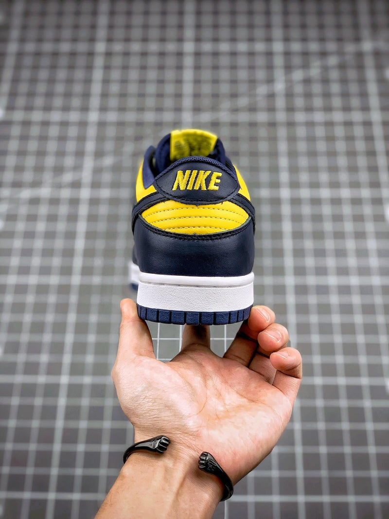 Tênis Nike SB Dunk Low "Michigan"