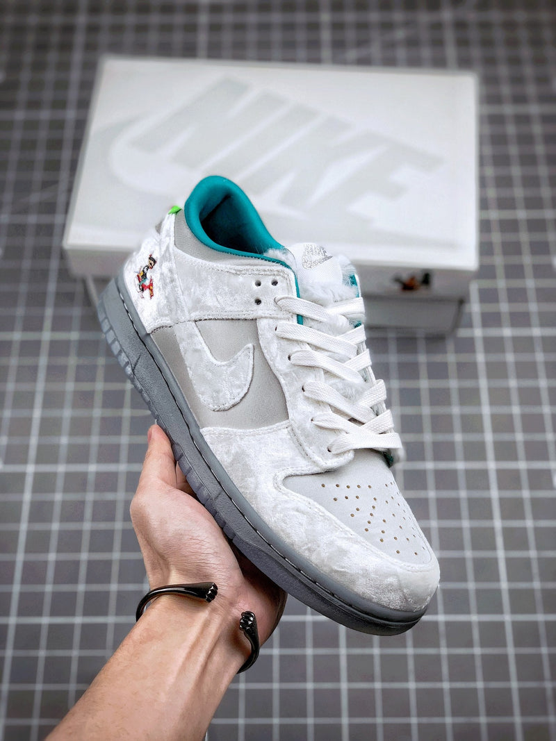 Nike SB Dunk Low "LCE" Sneakers