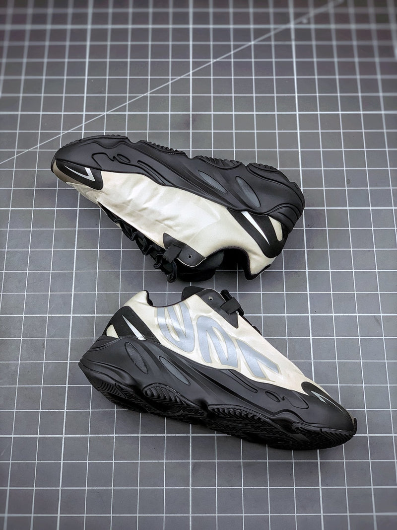 Adidas Yeezy 700 Boost MNVN Sneakers