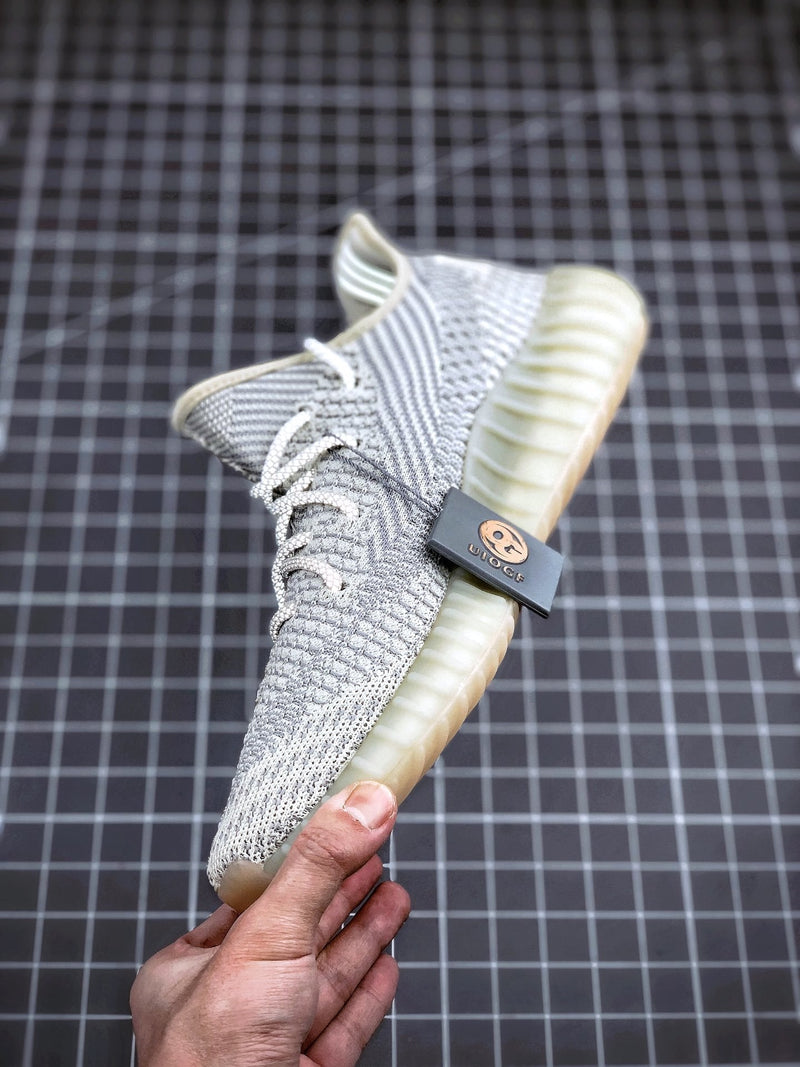 Adidas Yeezy 350 Boost V2 Lundmark Sneakers