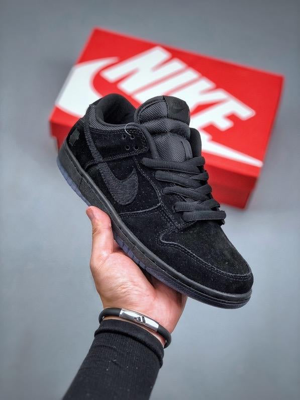 Nike SB Dunk Low "Horse" Sneakers