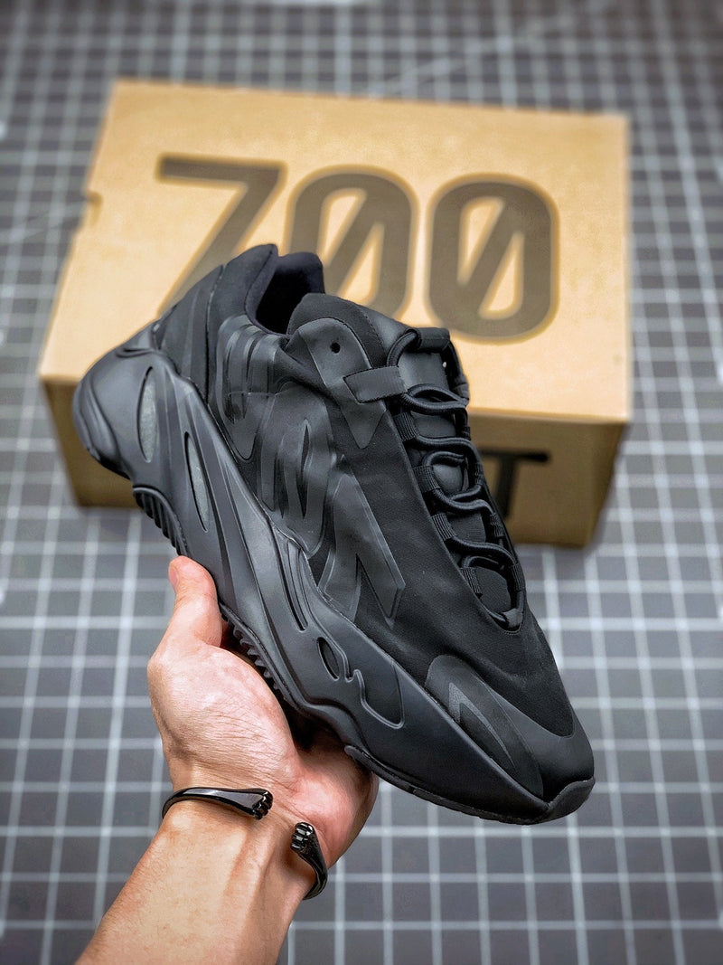 Adidas Yeezy 700 Boost MNVN Sneakers