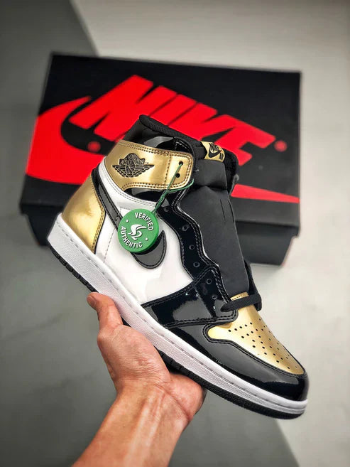 Nike Air Jordan 1 High "Gold Toe"