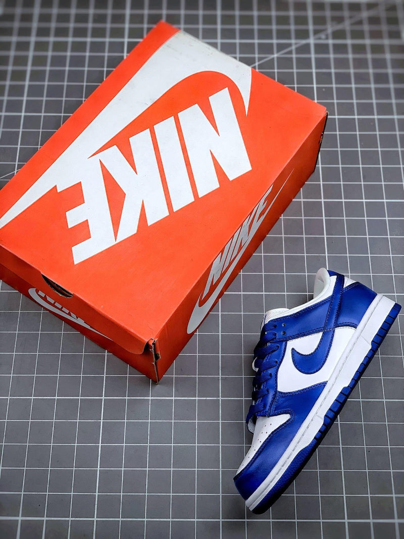 Nike SB Dunk Low "Kentucky" Sneakers