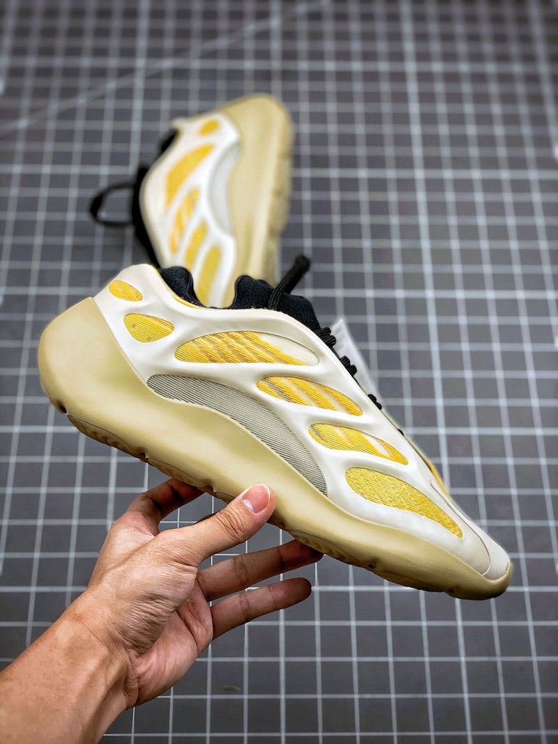 Adidas Yeezy 700 Boost V3 Srphym Sneakers