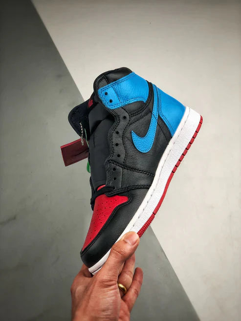 Tênis Nike Air Jordan 1 Retro High "UNC to Chicago"