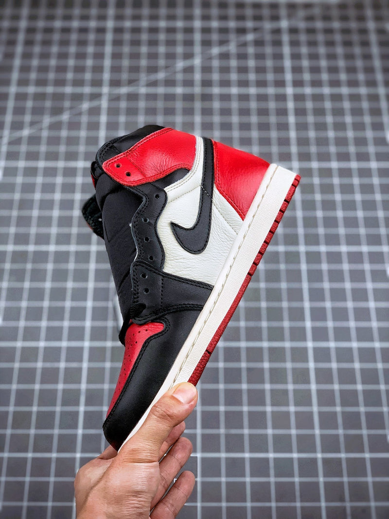 Nike Air Jordan 1 High Retro 'Bred Toe'