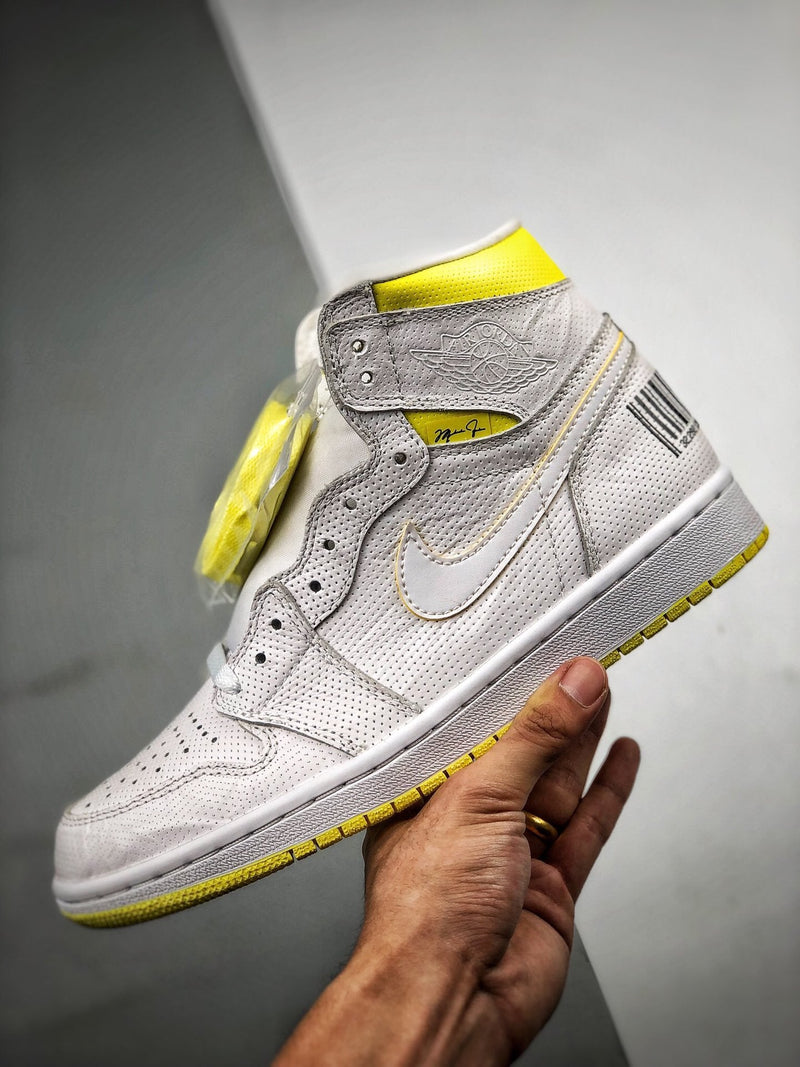 Nike Air Jordan 1 Retro High "First Class Flight"