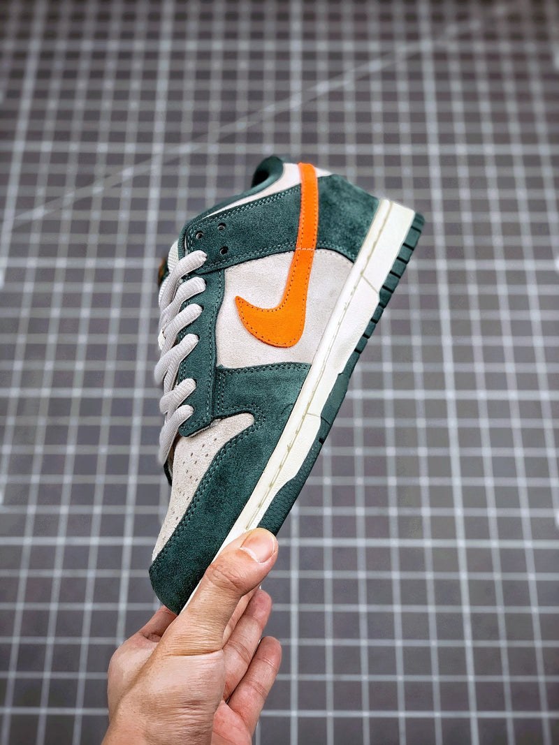 Nike SB Dunk Low "Eire" Sneakers