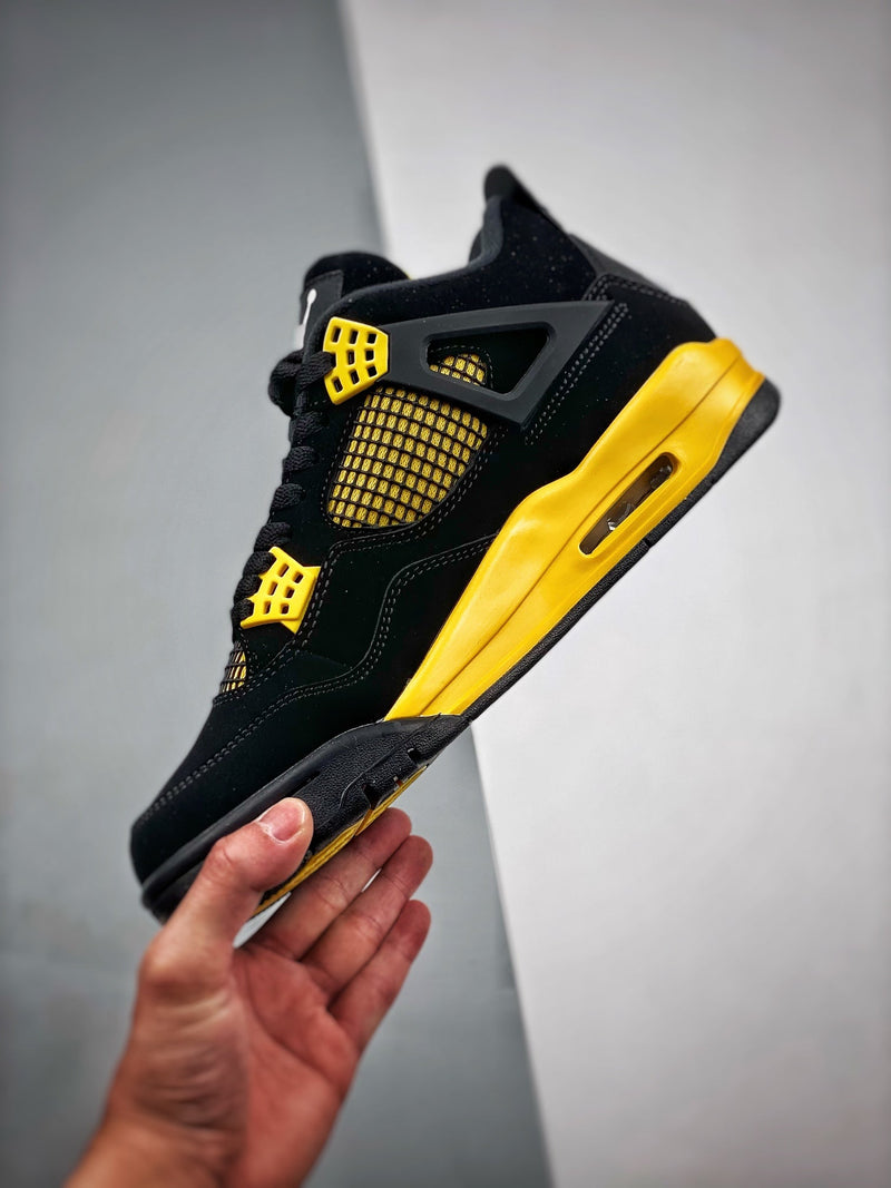 Nike Air Jordan 4 "Thunder"