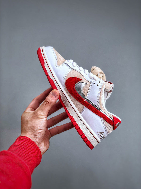 Tênis Nike SB Dunk Low "Valentines Day"