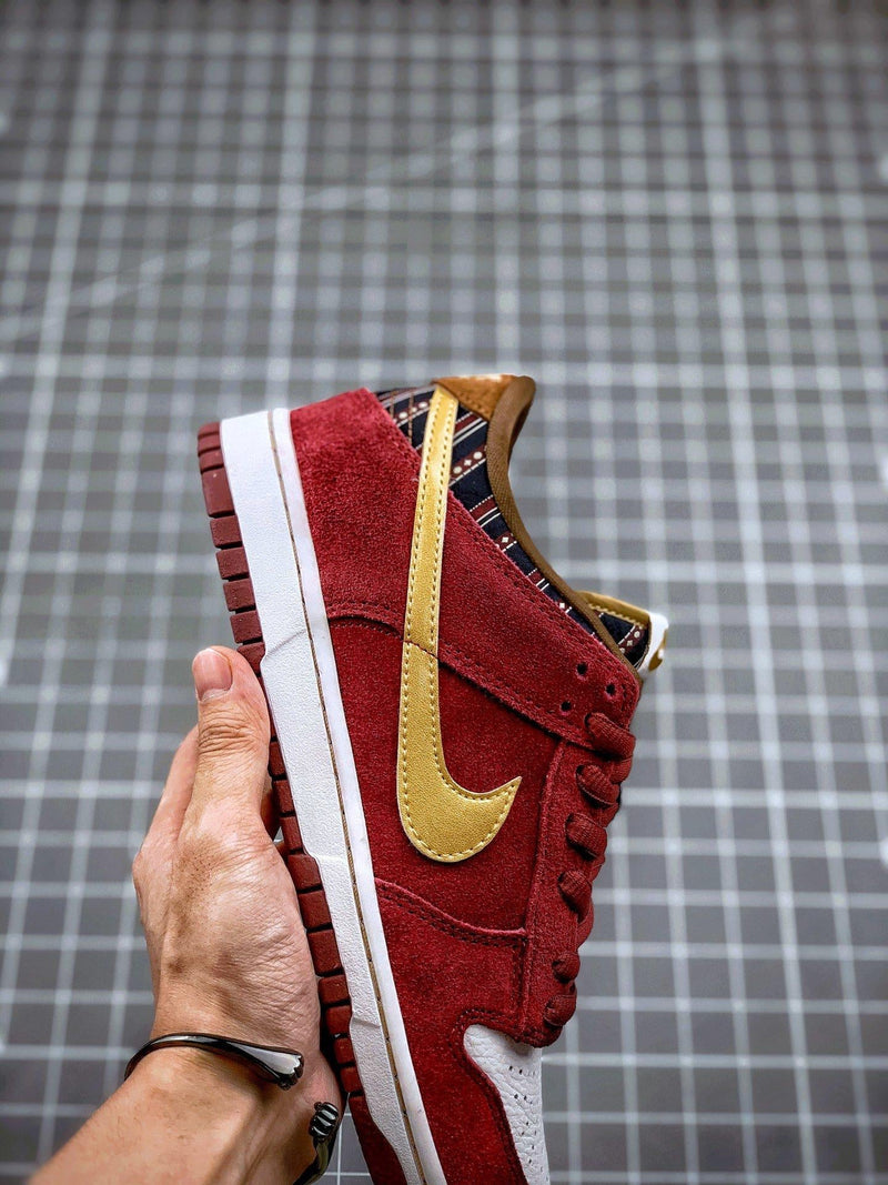 Tênis Nike SB Dunk Low "Anchorman"